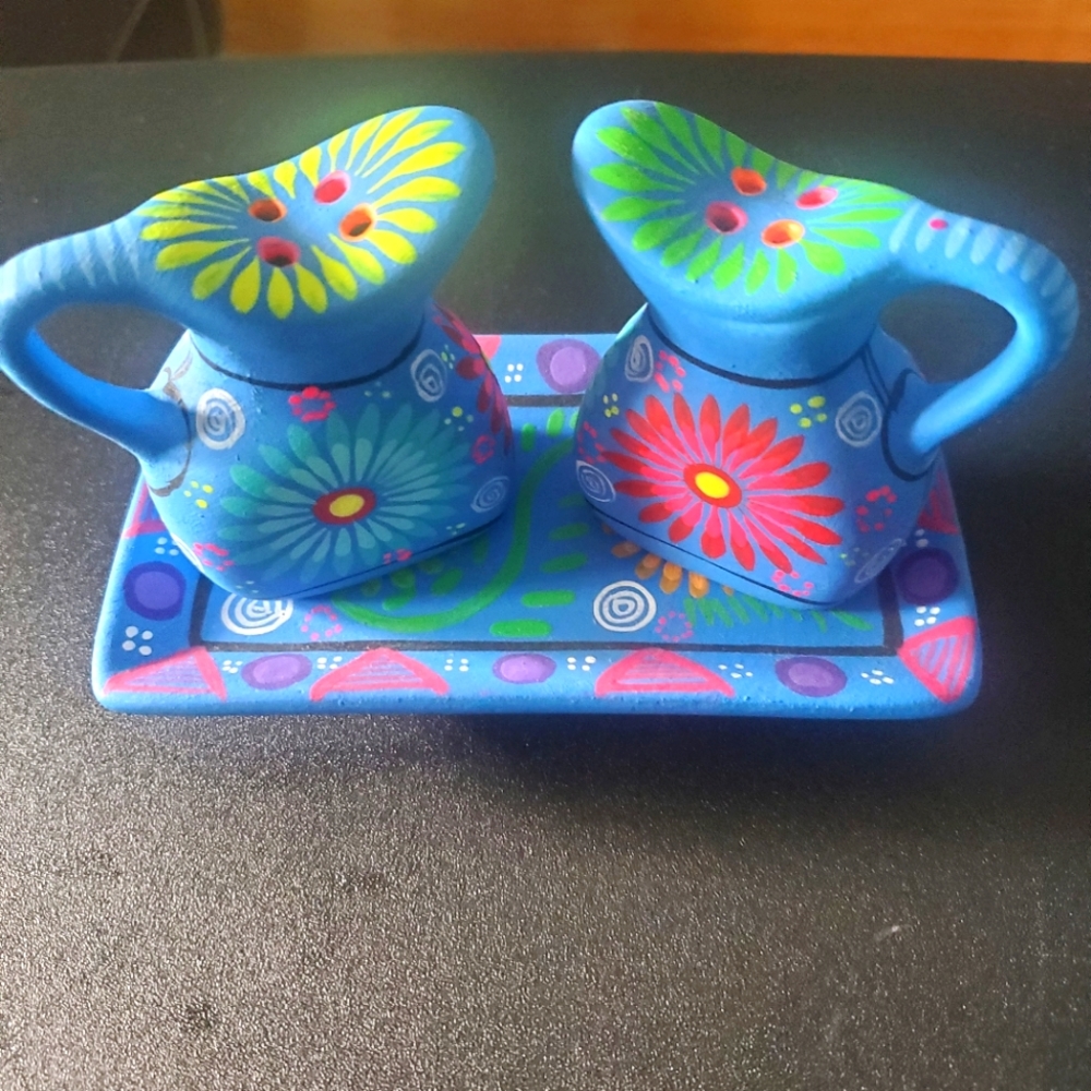 Salt & Pepper shakers